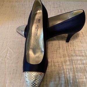 St John Shoes  Navy/Silver size 10
